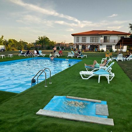 Pensiunea Paradiso Sarinasuf Kültér fotó