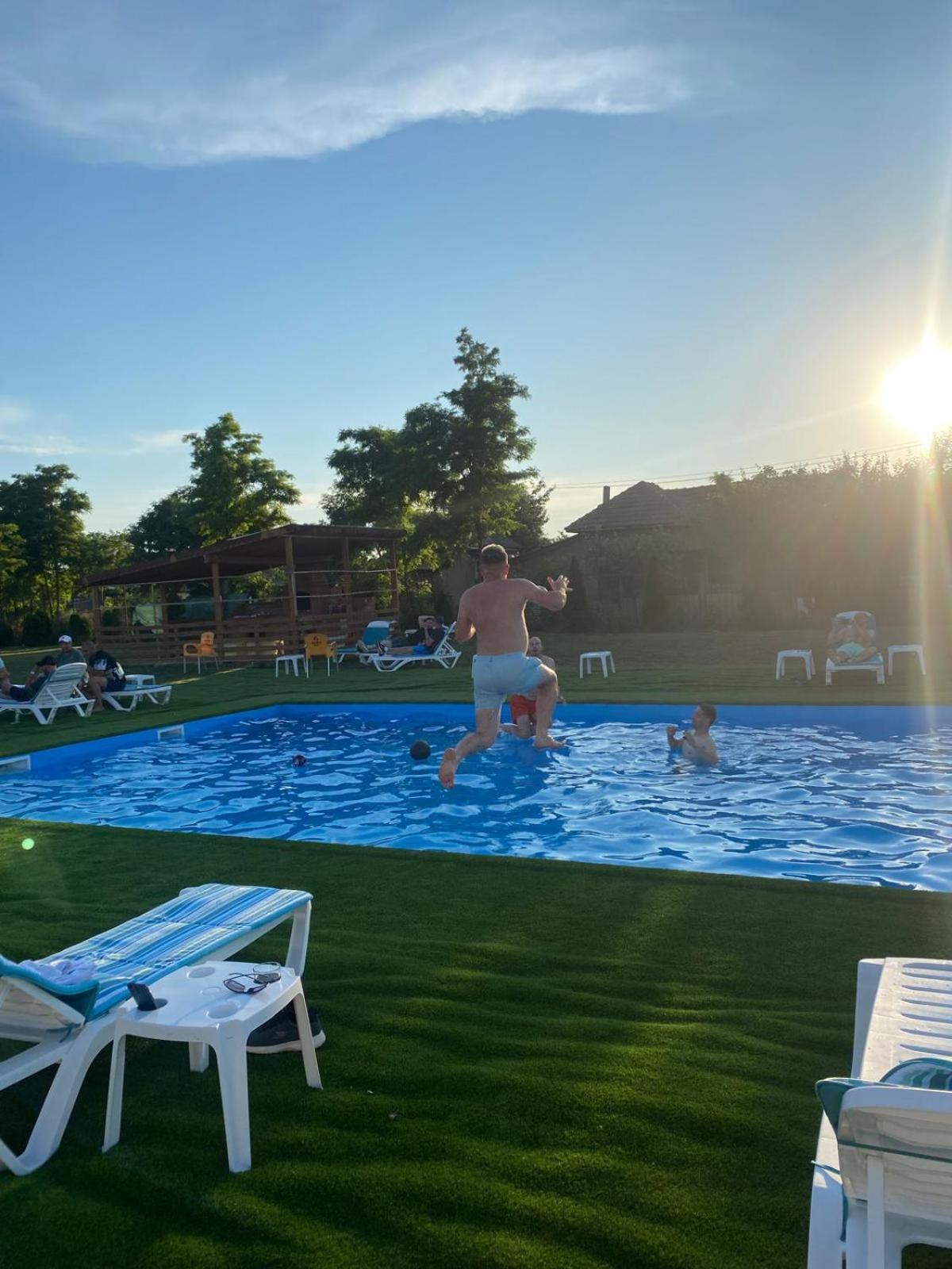 Pensiunea Paradiso Sarinasuf Kültér fotó